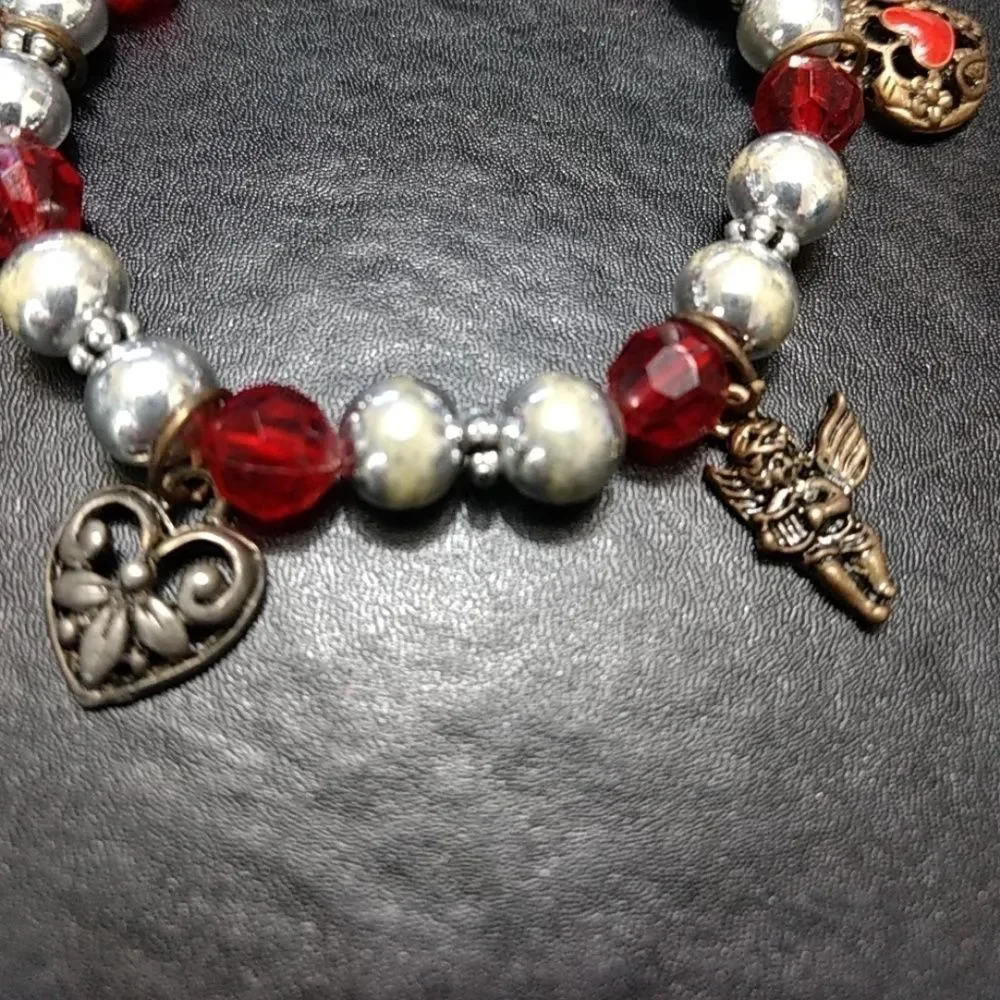 Heart charm bracelet with silver and red beads 6.5